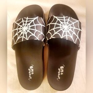 Em & Sprout Spiderweb Slides